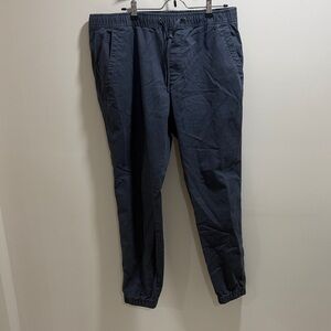 GAP Men's Large Dark Pearl Essential Joggers